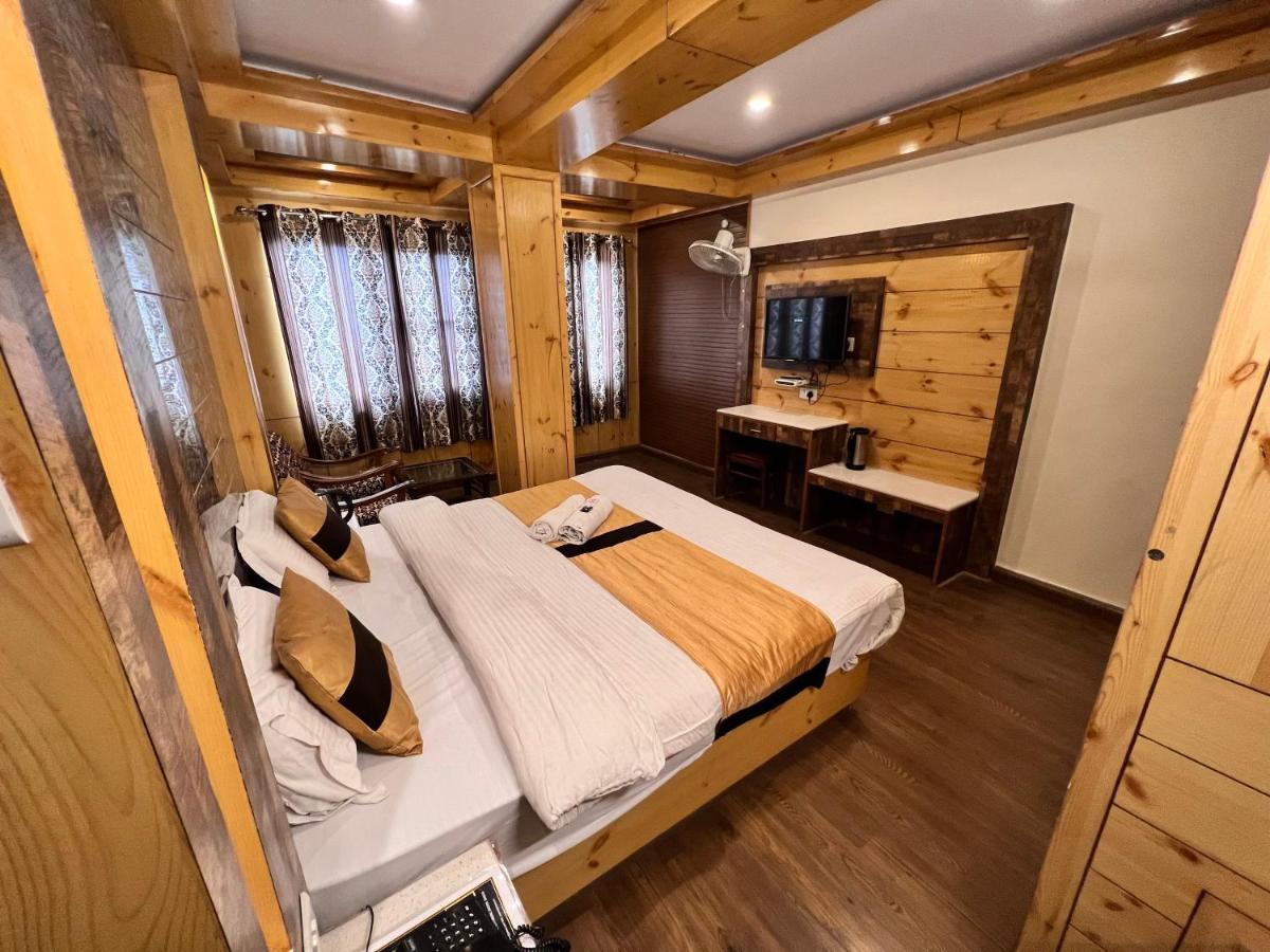 Hotel Victory At Mall Road Shimla Exterior foto