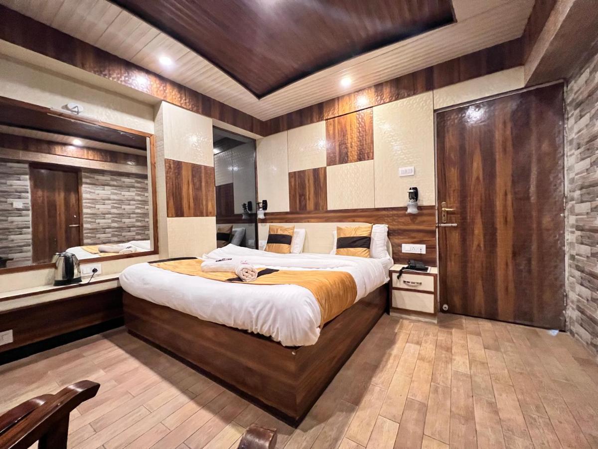 Hotel Victory At Mall Road Shimla Exterior foto