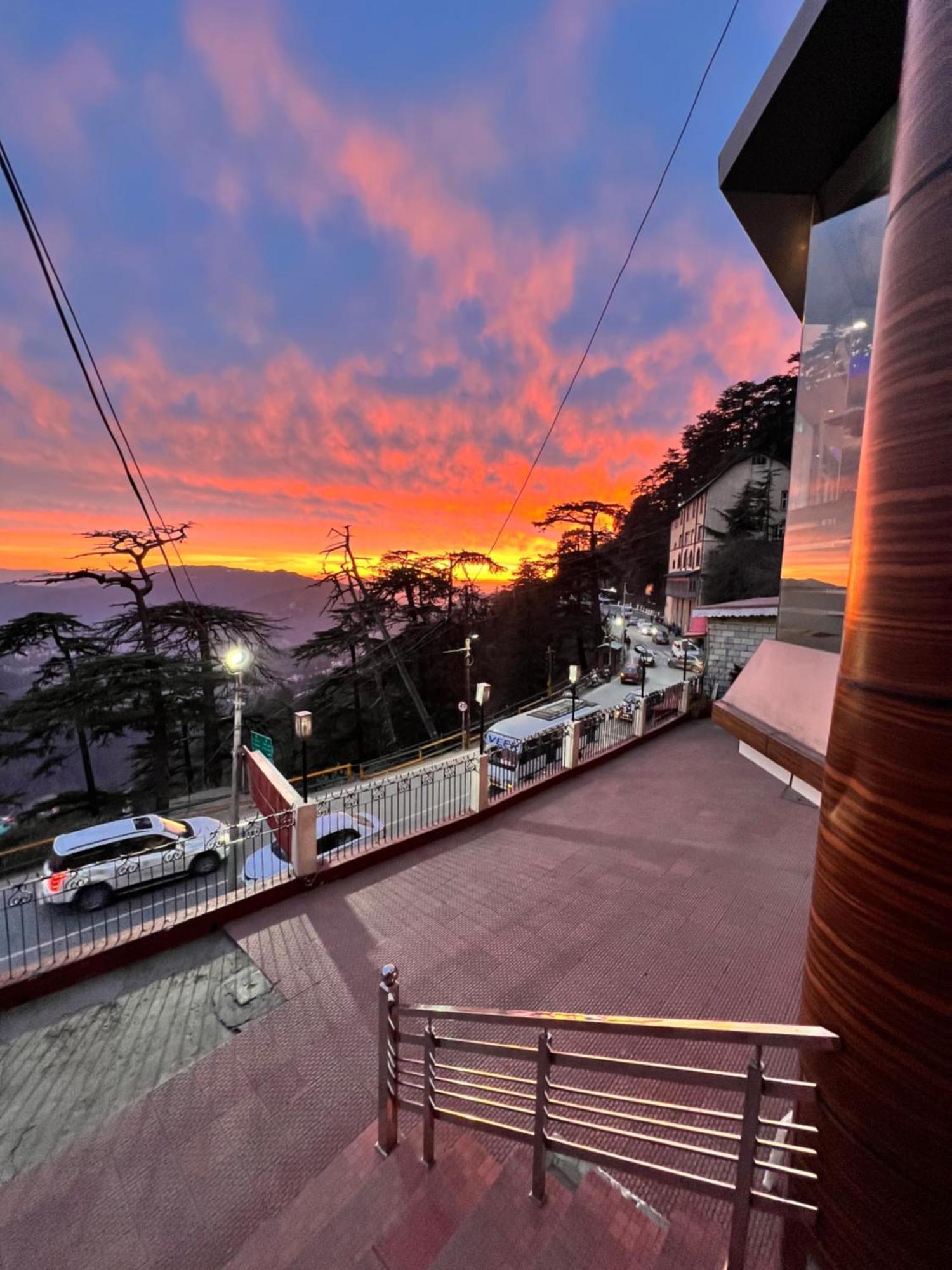 Hotel Victory At Mall Road Shimla Exterior foto