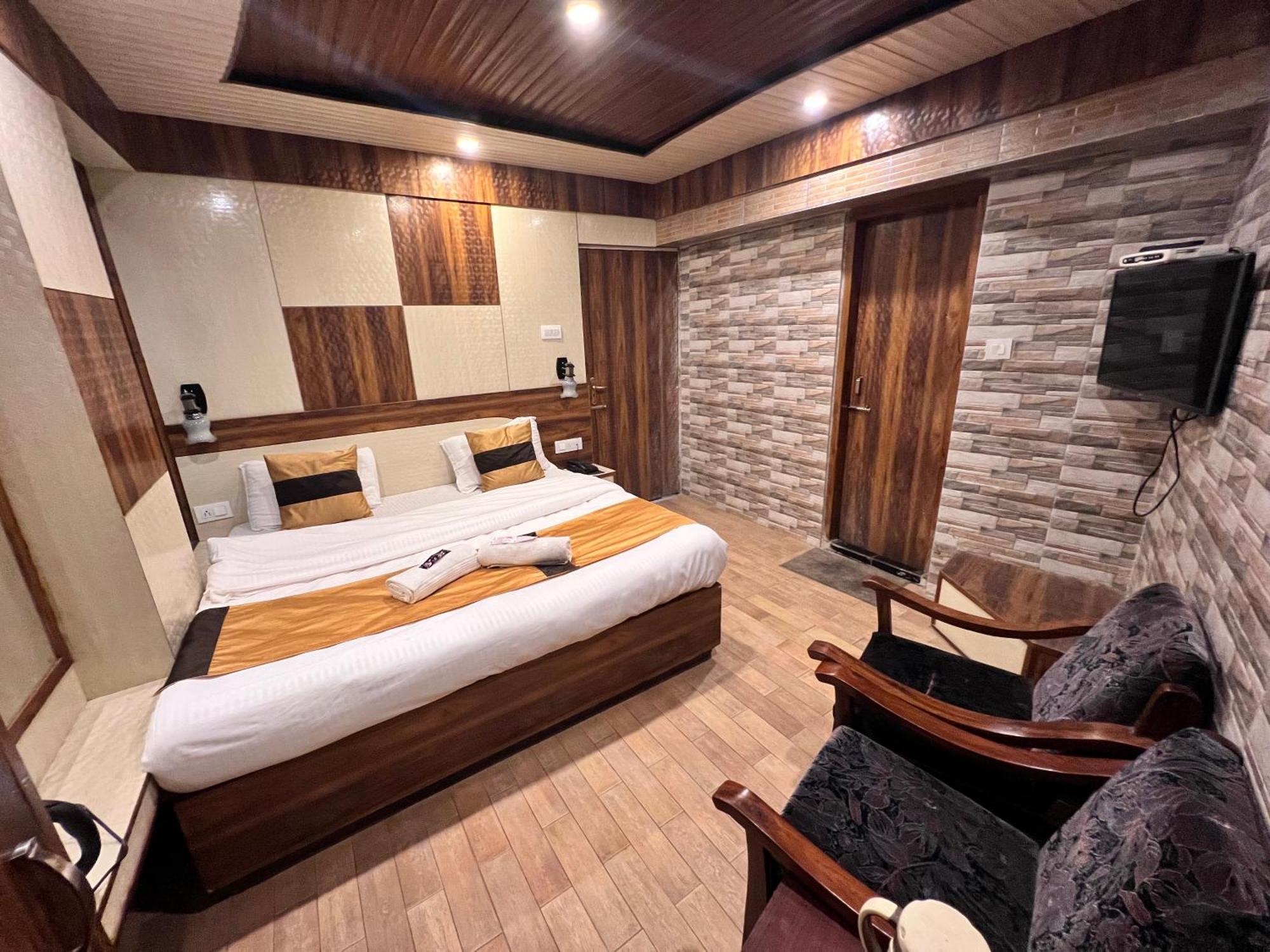 Hotel Victory At Mall Road Shimla Exterior foto