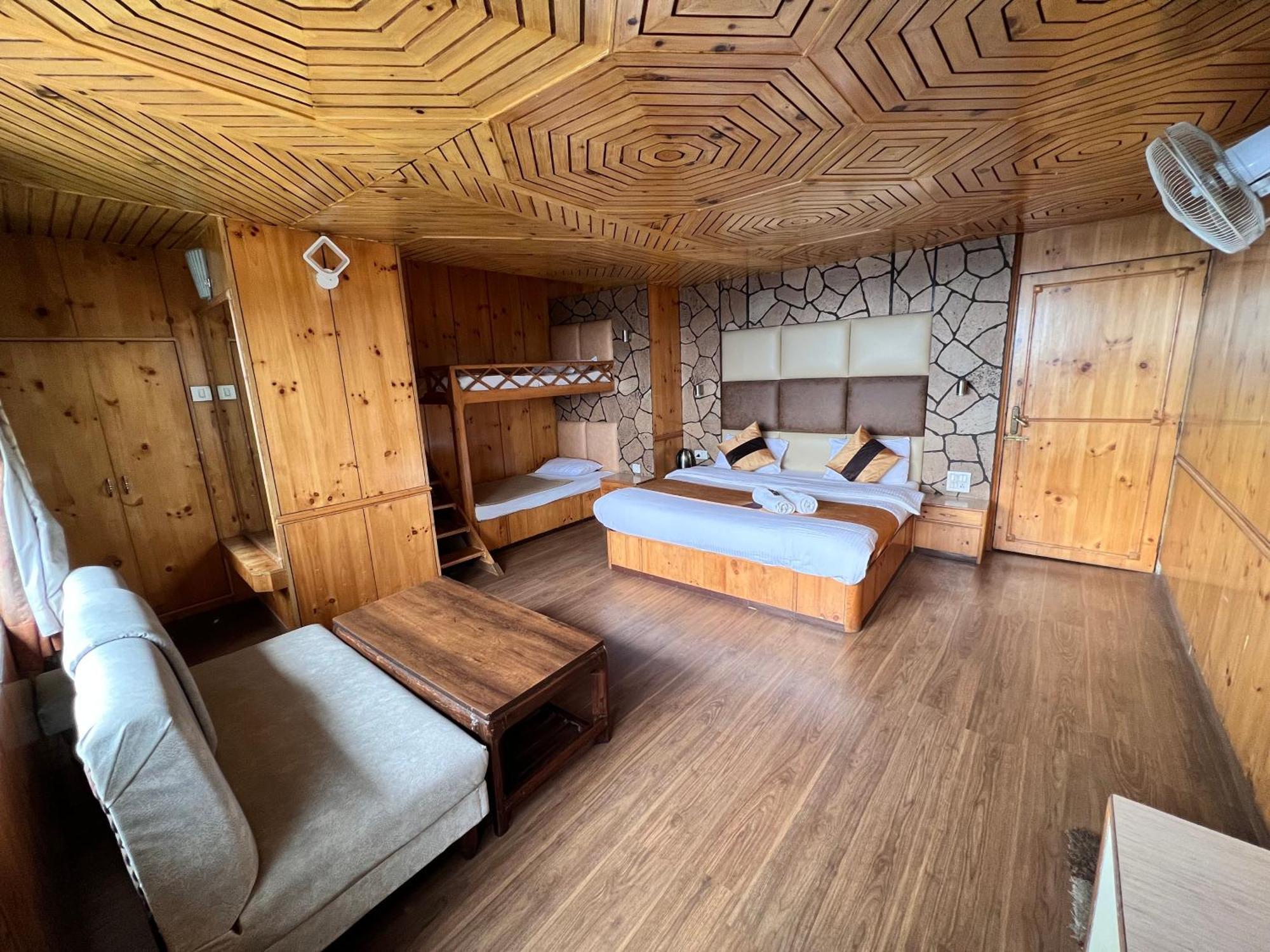Hotel Victory At Mall Road Shimla Exterior foto
